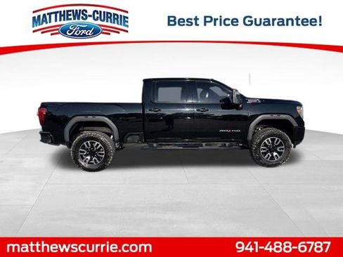 Used 2020 GMC Sierra 3500 AT4 w/ AT4 Premium Package AWD/4WD image 3