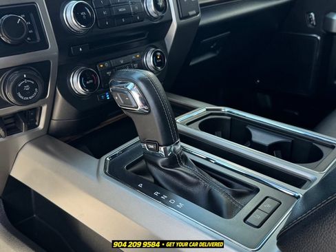 Used 2018 Ford F150 Lariat w/ Equipment Group 502A Luxury AWD/4WD image 16
