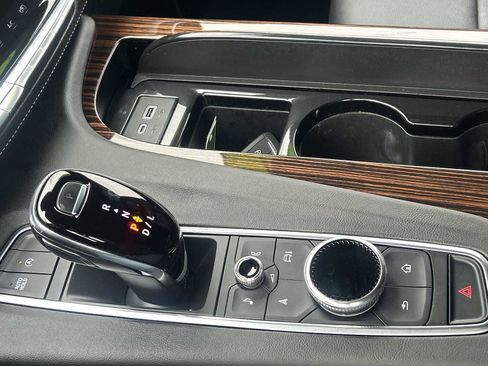 Used 2021 Cadillac Escalade Luxury image 15