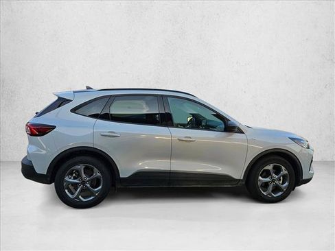Used 2025 Ford Escape ST-Line FWD image 4