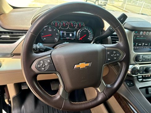 Used 2020 Chevrolet Suburban LT image 26