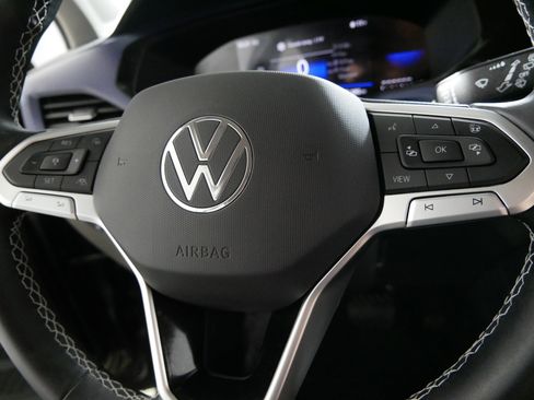 Certified 2023 Volkswagen Taos SE image 25