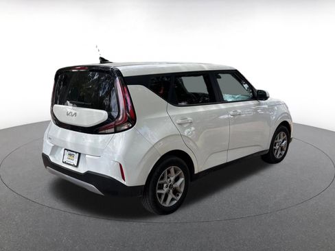 Used 2025 Kia Soul LX w/ LX Technology Package FWD image 7