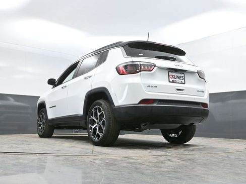 Used 2026 Jeep Compass Limited AWD/4WD image 50