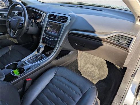 Used 2015 Ford Fusion SE w/ Equipment Group 202A FWD image 22