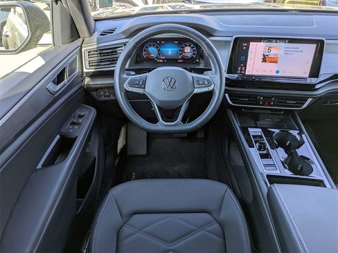 Certified 2024 Volkswagen Atlas Cross Sport SE image 20