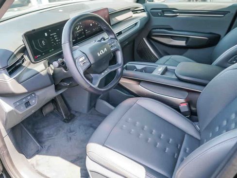Certified 2024 Kia EV9 Wind AWD/4WD image 16