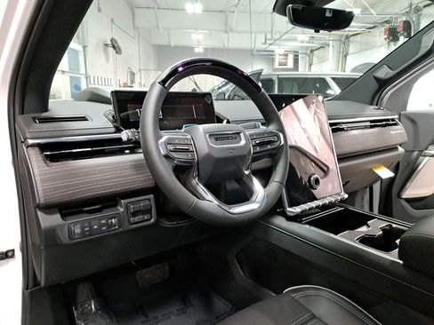 New 2025 GMC Sierra EV Denali image 18