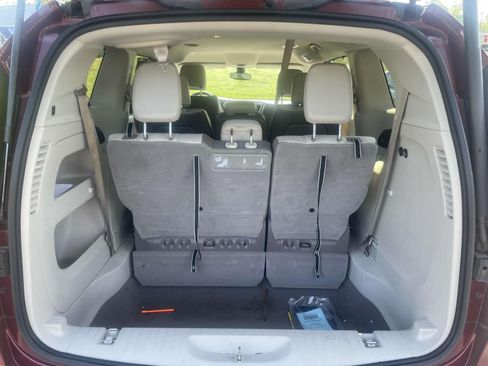 Used 2017 Chrysler Pacifica Touring-L w/ 13 Speaker Alpine Sound Group FWD image 8