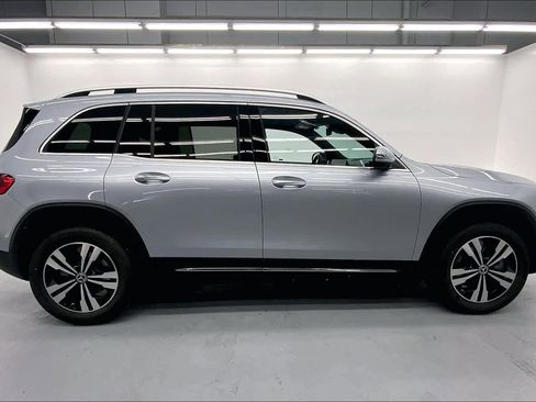 New 2026 Mercedes-Benz GLB 250 image 9
