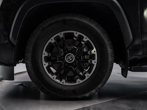 Used 2024 Toyota Sequoia SR5 w/ SR5 Premium Package AWD/4WD image 9
