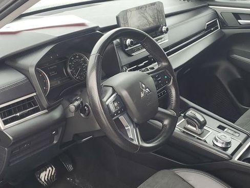 Used 2024 Mitsubishi Outlander SE image 7