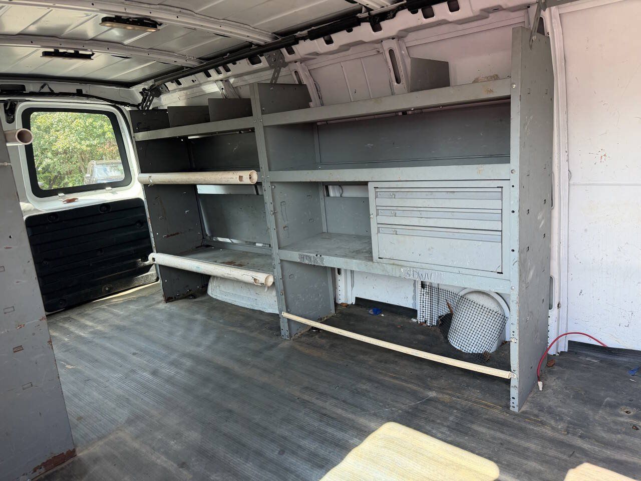 Used 2017 Chevrolet Express 3500 Extended RWD image 9