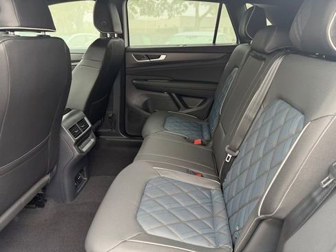 New 2026 Volkswagen Atlas Cross Sport SEL Premium R-Line AWD/4WD image 7