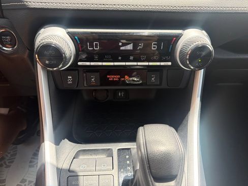 Used 2019 Toyota RAV4 XLE w/ Convenience Package AWD/4WD image 32