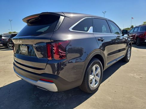 New 2026 Kia Sorento LX FWD image 8