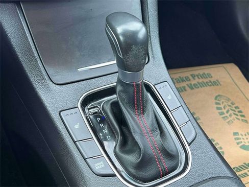 Used 2018 Hyundai Elantra GT Sport image 30