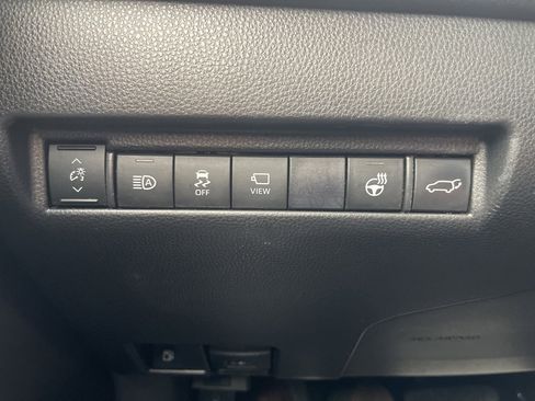 Used 2021 Toyota Venza Limited image 61