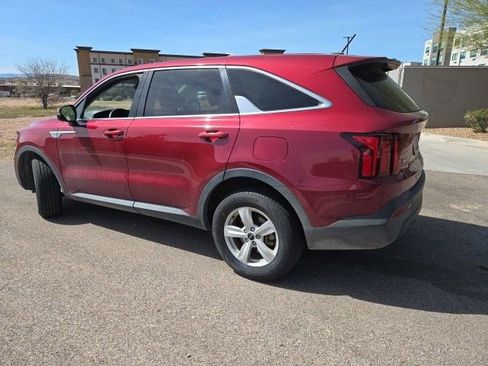 Used 2022 Kia Sorento LX AWD/4WD image 4