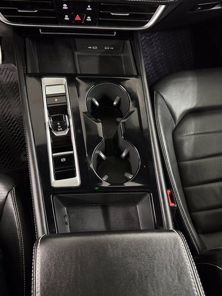 Used 2024 Volkswagen Atlas Cross Sport SEL R-Line AWD/4WD image 18