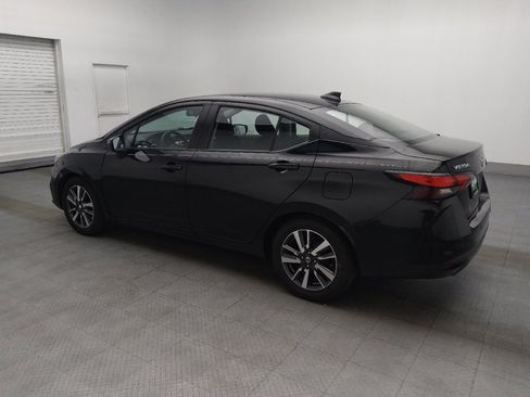 Used 2021 Nissan Versa SV FWD image 3
