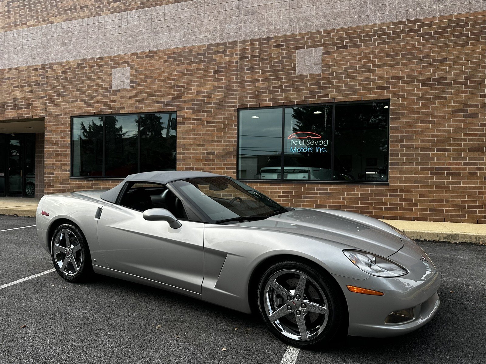 Used 2007 Chevrolet Corvette Convertible w/ Preferred Equipment Group RWD image 27