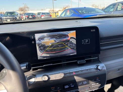 Used 2025 Hyundai Kona SEL image 24