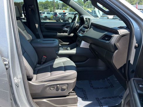 Used 2023 Chevrolet Tahoe Z71 w/ Luxury Package AWD/4WD image 15