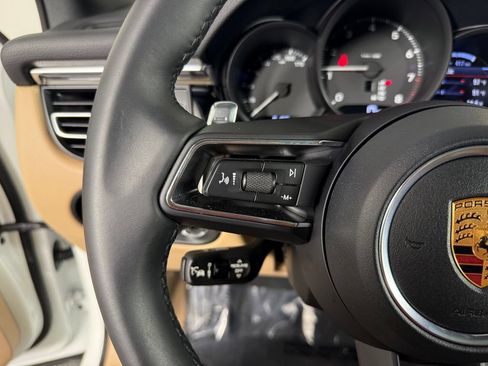 Certified 2026 Porsche Macan AWD/4WD image 27