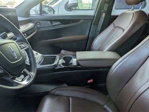 Used 2022 Lincoln Nautilus Reserve w/ Equipment Group 201A image 7