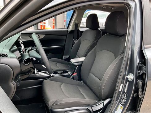 Used 2020 Kia Forte LXS image 8