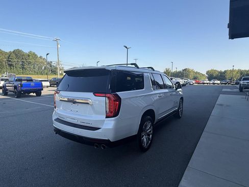 Used 2023 GMC Yukon XL Denali AWD/4WD image 35