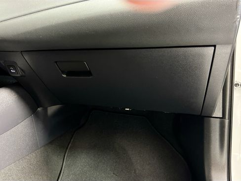 Used 2024 Toyota Corolla LE FWD image 33