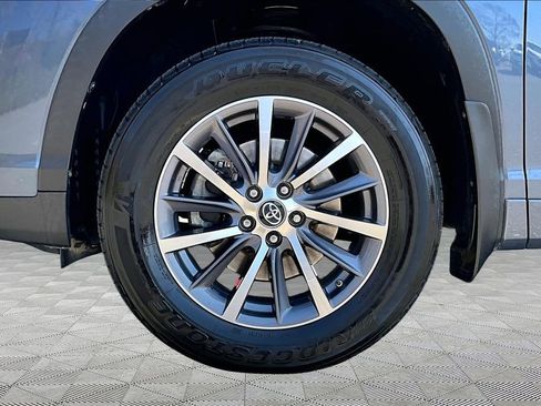 Used 2017 Toyota Highlander XLE image 23