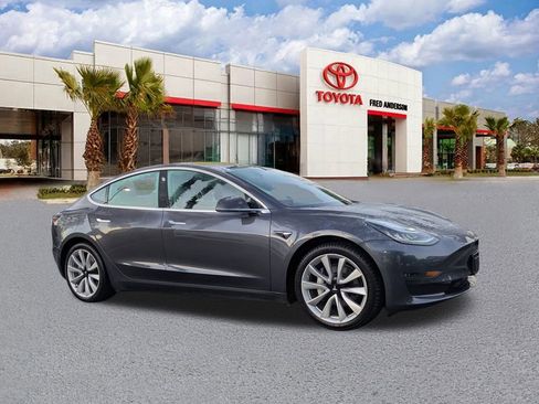 Used 2018 Tesla Model 3 Long Range image 1