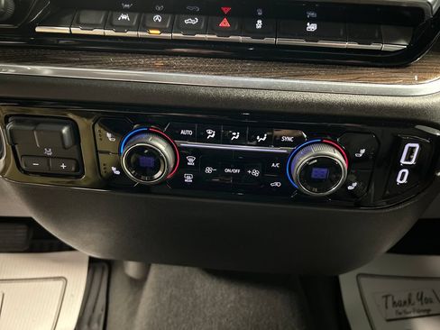 Used 2025 Chevrolet Silverado 1500 LT AWD/4WD image 19