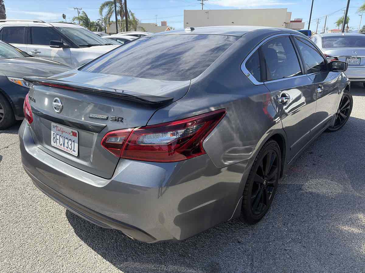 Used 2018 Nissan Altima 2.5 SR w/ SR Midnight Edition FWD image 6