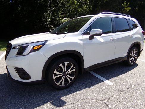 Used 2023 Subaru Forester Limited AWD/4WD image 1