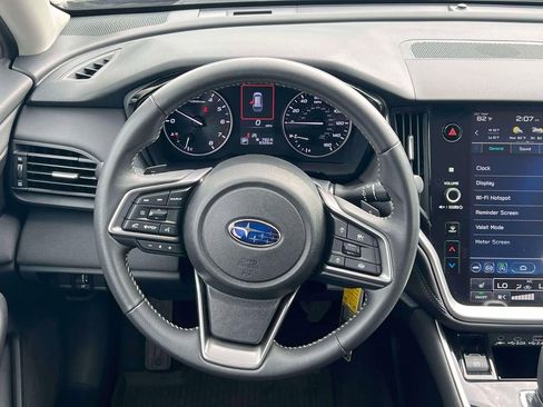 Used 2025 Subaru Outback Premium w/ Popular Package #1A image 9