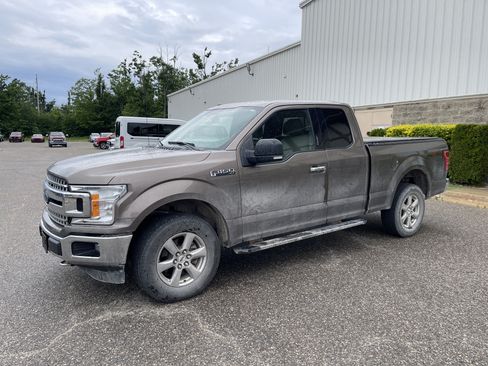 Used 2018 Ford F150 XLT w/ Equipment Group 302A Luxury AWD/4WD image 8