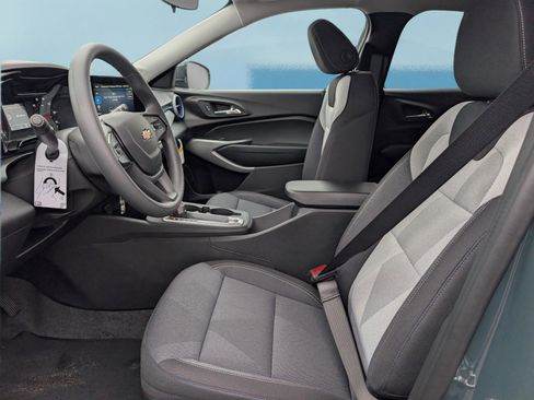 New 2026 Chevrolet Trax LS w/ LS Convenience Package image 17