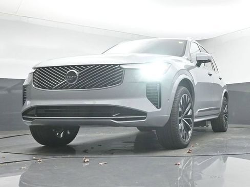 New 2026 Volvo XC90 B6 Plus w/ Protection Package Premier image 40