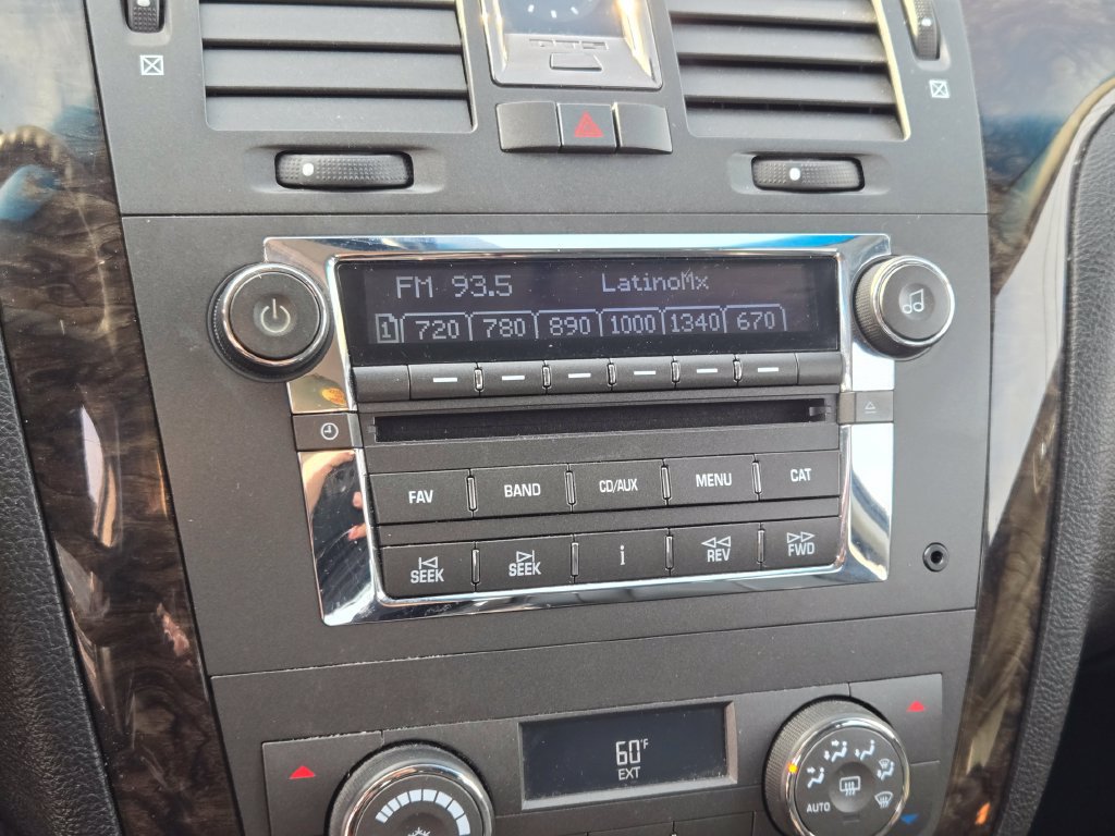 Used 2008 Cadillac DTS FWD image 29