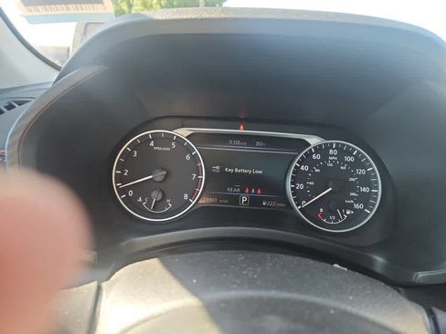 Used 2023 Nissan Sentra SR w/ SR Premium Package FWD image 19