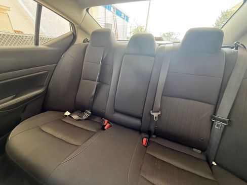 Used 2025 Nissan Altima 2.5 SV FWD image 39