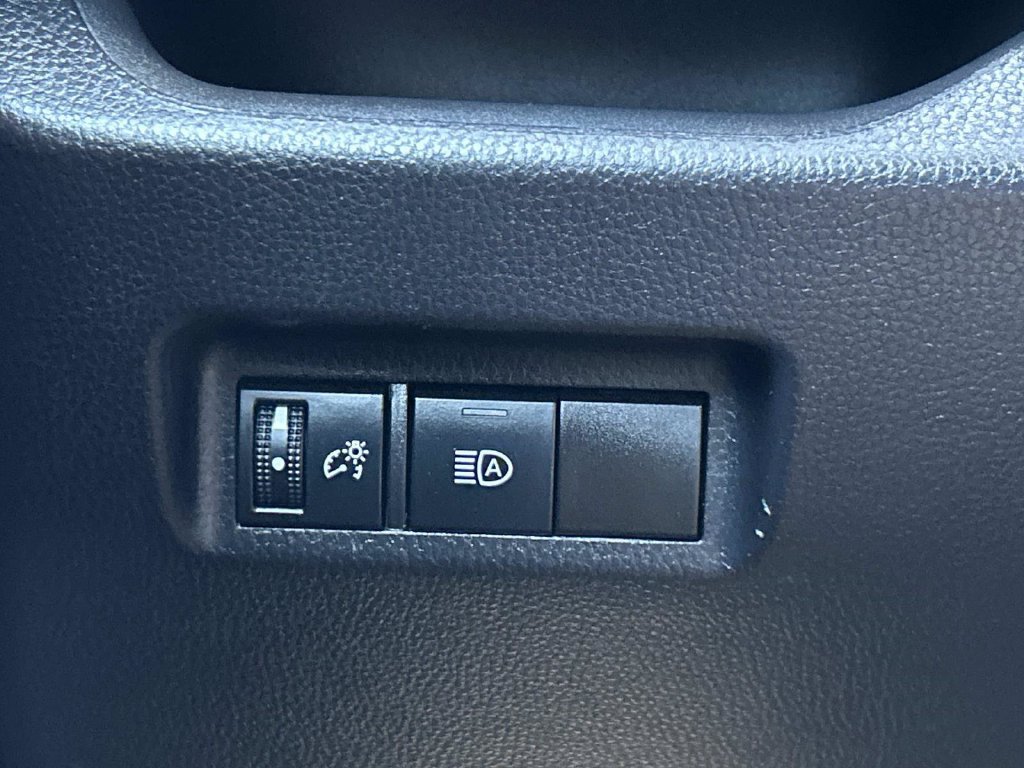 Used 2021 Toyota RAV4 XLE FWD image 26
