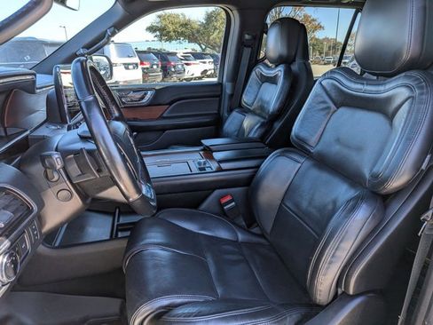 Used 2021 Lincoln Navigator L Reserve image 11