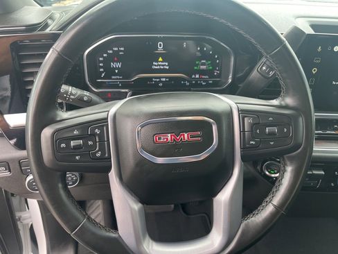 Used 2025 GMC Sierra 1500 SLT AWD/4WD image 18