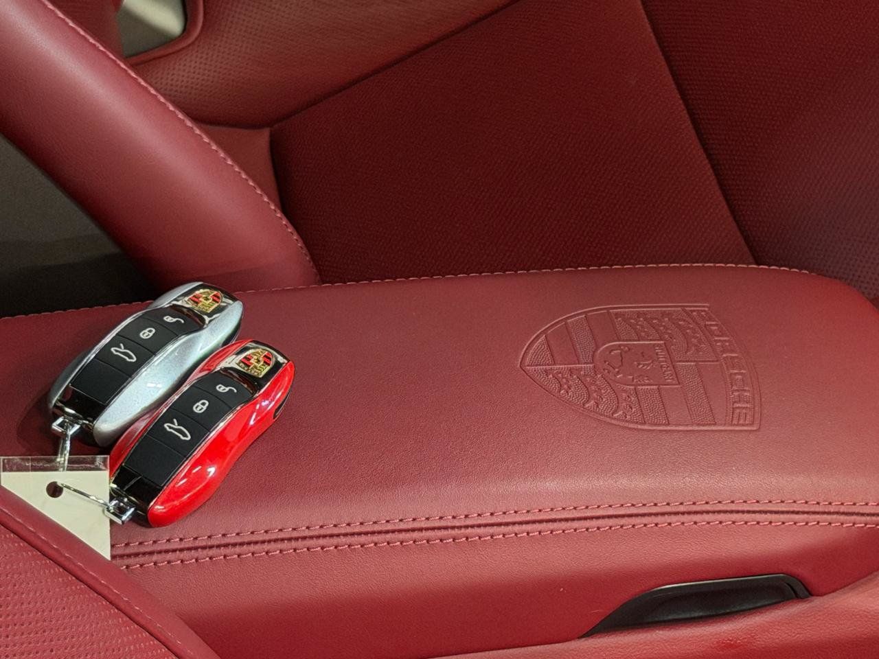 Used 2018 Porsche 911 Carrera 4S AWD/4WD image 25