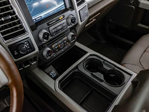 Used 2017 Ford F250 King Ranch w/ King Ranch Ultimate Package AWD/4WD image 25